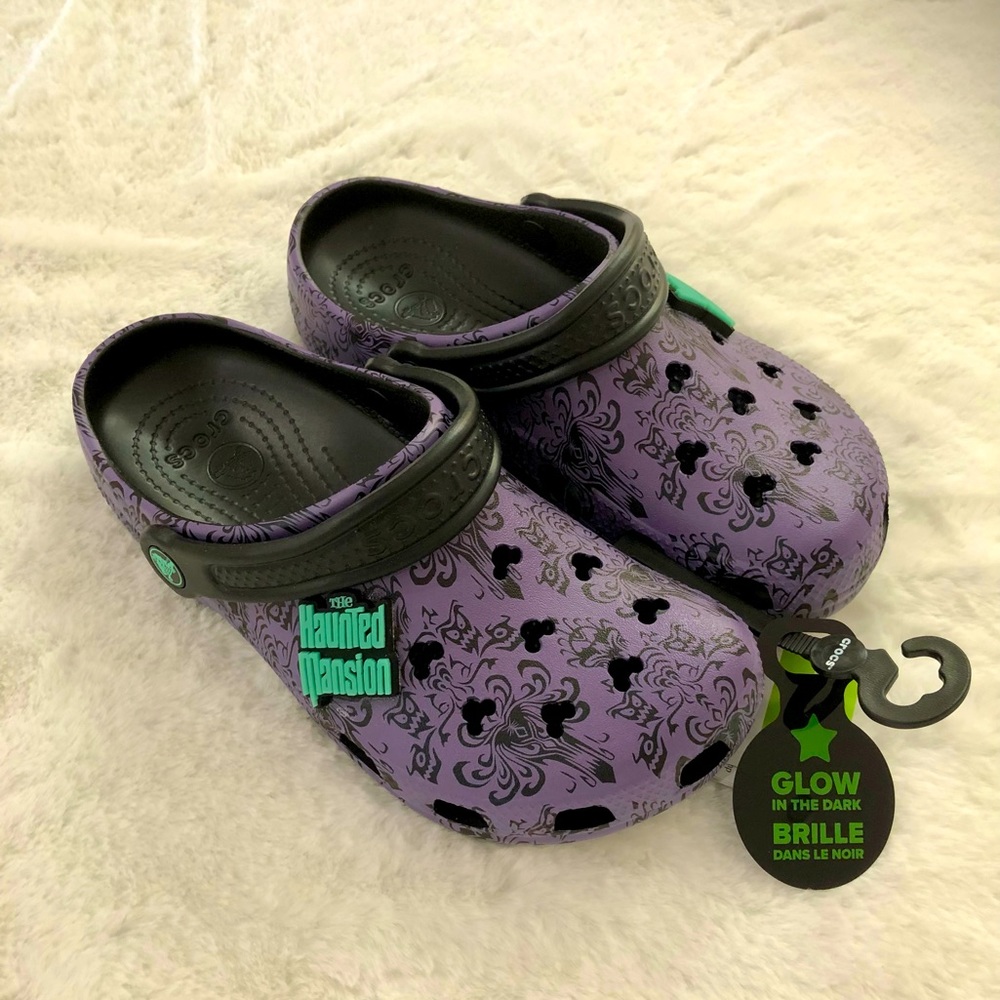 Disney Haunted Mansion Wallpaper Glow in the Dark Crocs NWT - Picture 4 of 5
